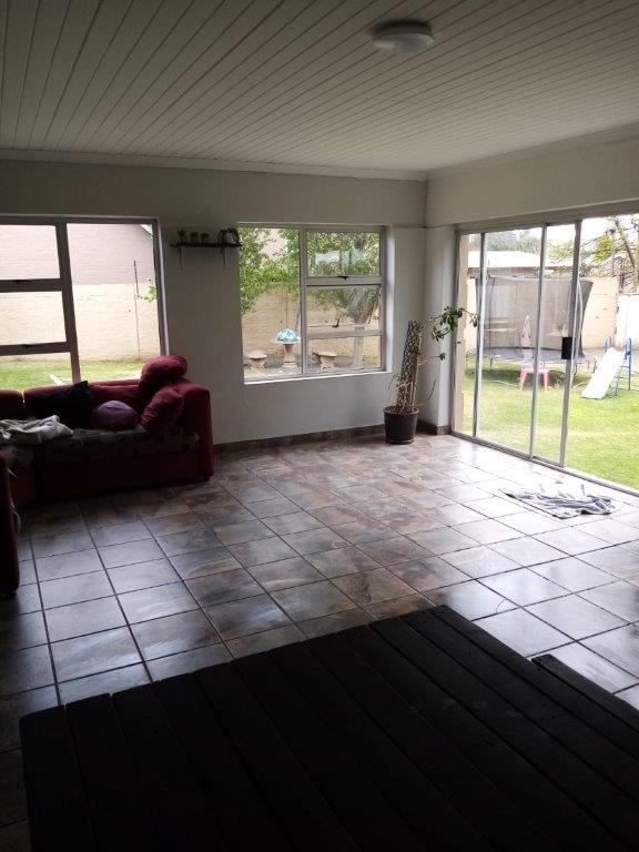 5 Bedroom Property for Sale in Ladybrand Free State